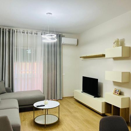 Lovely Apartment, Free Parking Тирана Экстерьер фото