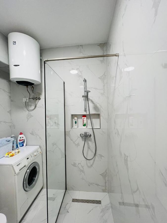 Lovely Apartment, Free Parking Тирана Экстерьер фото